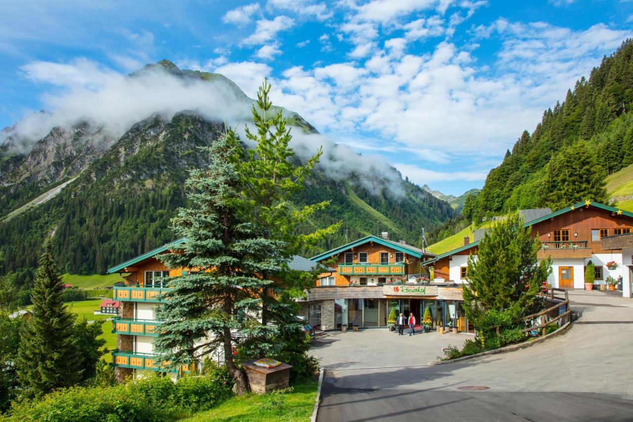 Der Kleinwalsertaler Rosenhof Hotel Mittelberg Bagian luar foto