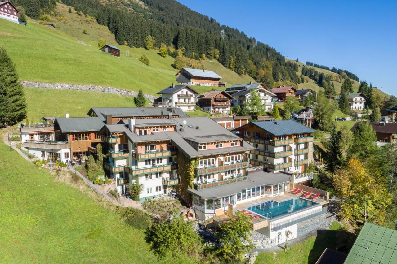 Der Kleinwalsertaler Rosenhof Hotel Mittelberg Bagian luar foto