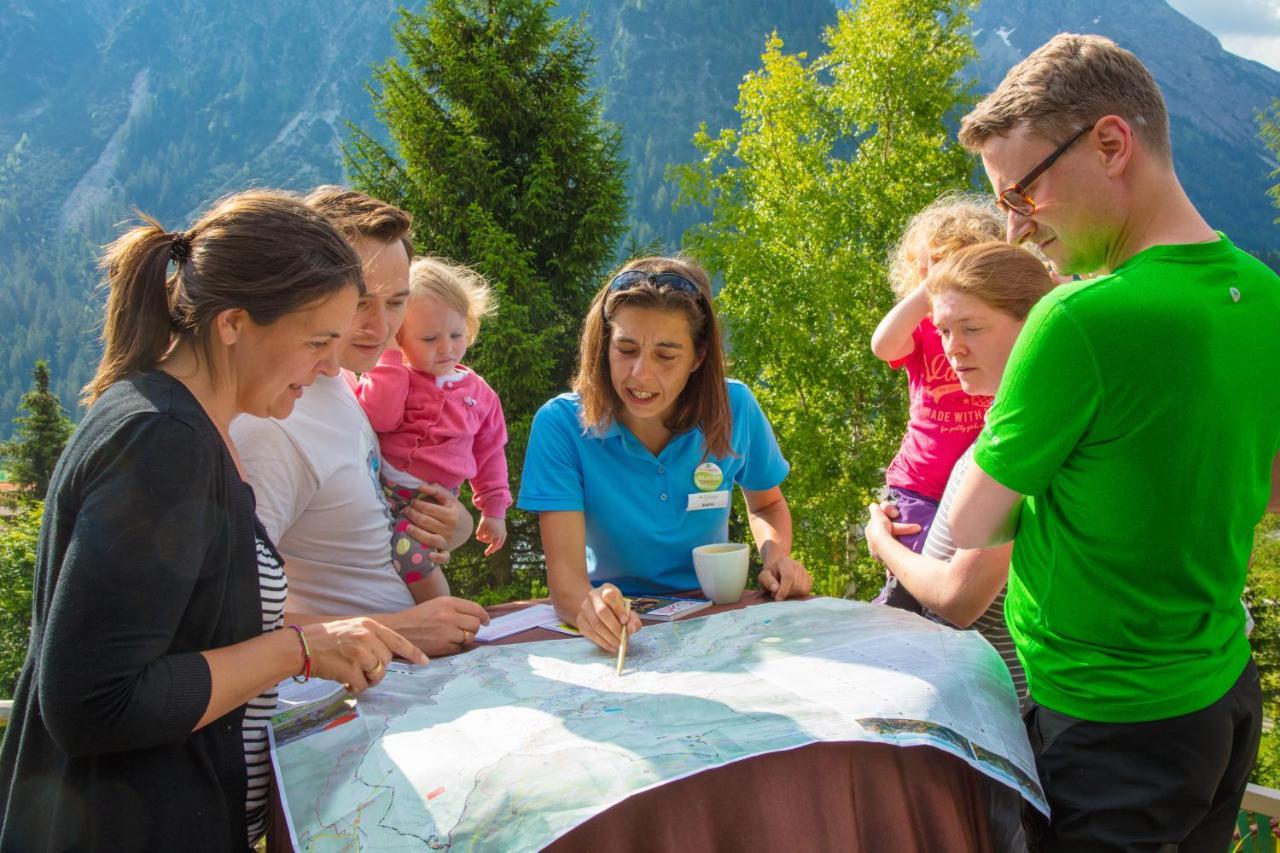 Der Kleinwalsertaler Rosenhof Hotel Mittelberg Bagian luar foto